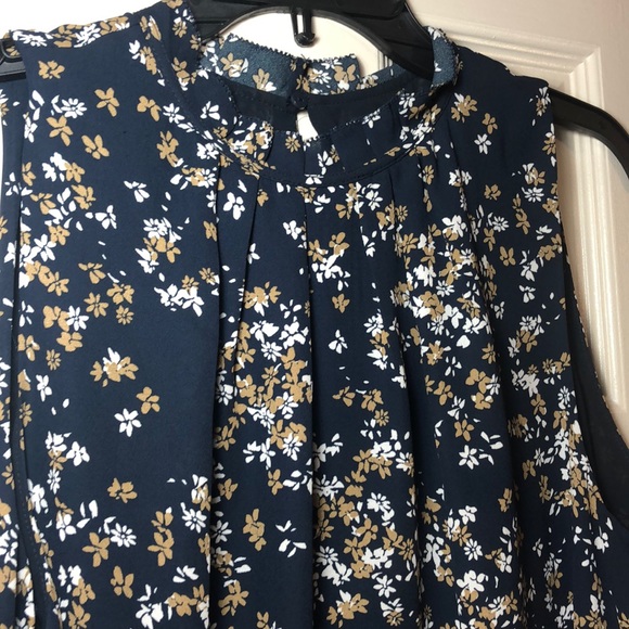 H&M Dresses & Skirts - H&M Sleeveless Navy Floral Knee-Length Dress S 10